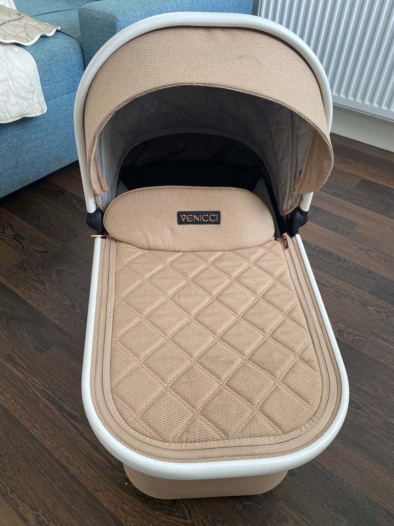 Venicci Tinum 2.0 pram 