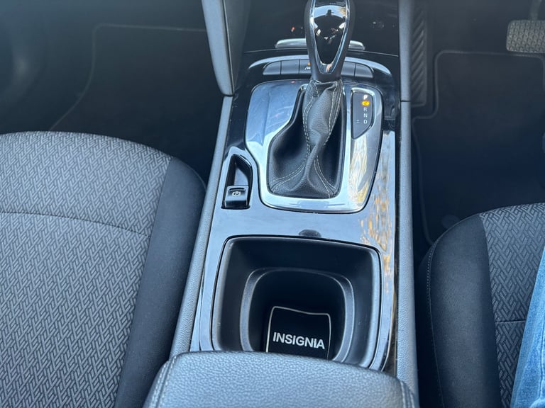 Vauxhall, INSIGNIA, Hatchback, 2018, Other, 1598 (cc), 5 doors