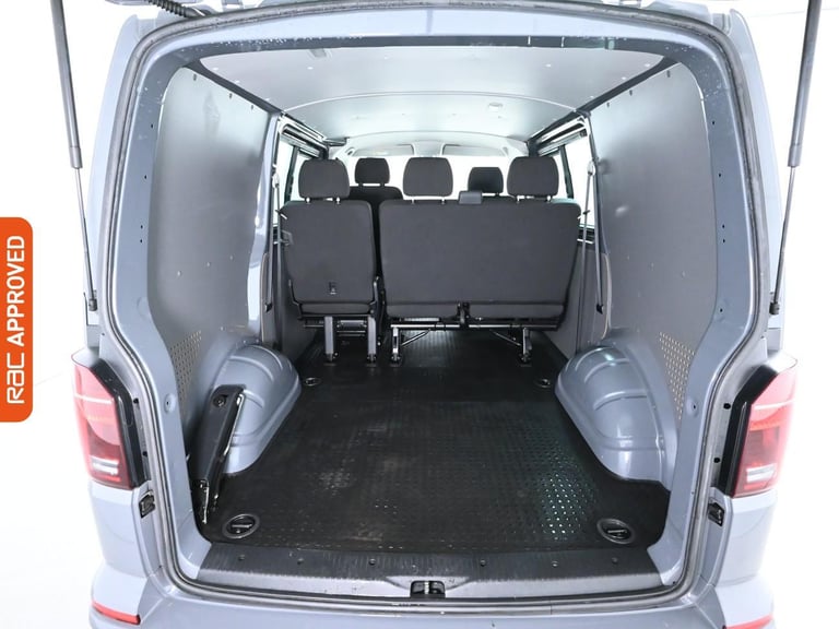 2020 Volkswagen Transporter 2.0 TDI T30 Highline Kombi Double Cab 5dr Diesel DSG FWD SWB Euro 6 (...