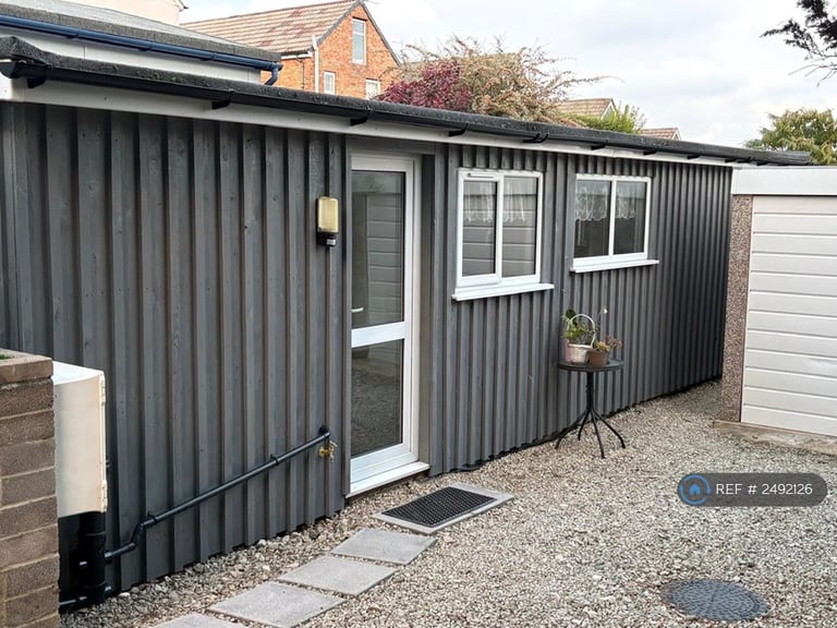 image for 1 bedroom flat in Cranbrook Road, Poole, BH12 (1 bed) (#2492126)