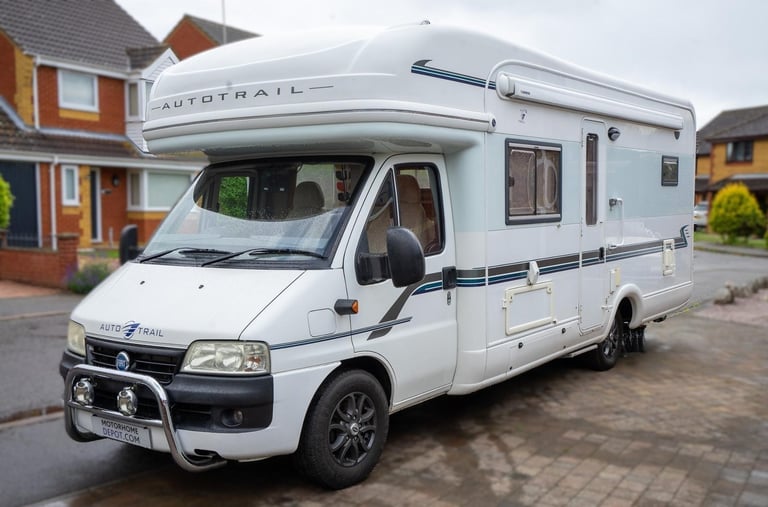 Autotrail Dakota SE - 4 Berth Coach Built Motorhome with Fixed Rear Bed