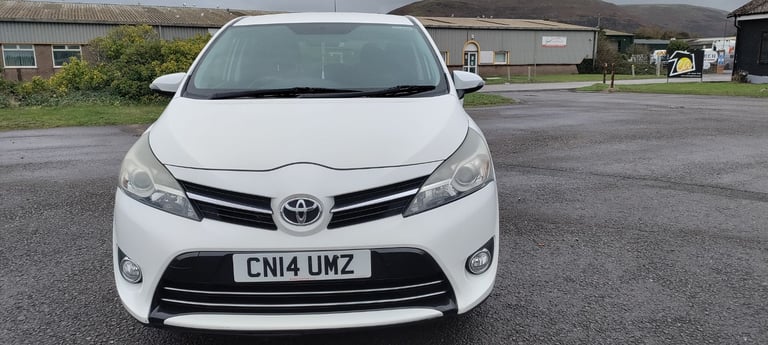 Automatic Toyota, VERSO, MPV, 2014, 1798 (cc)