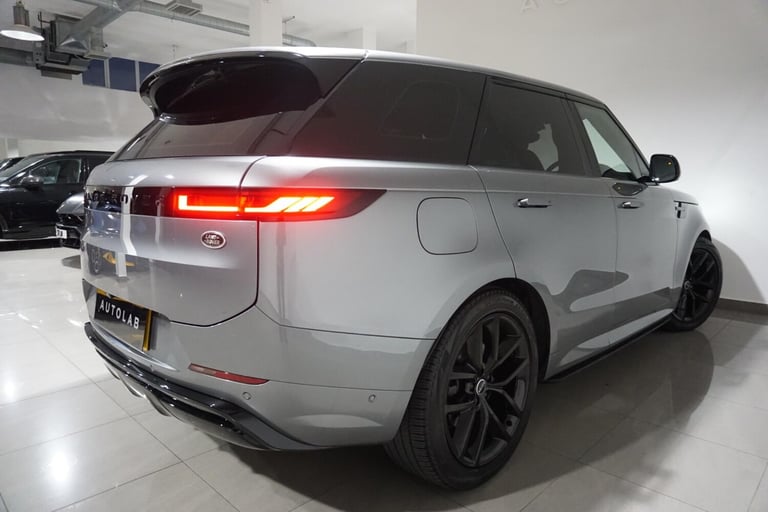 2023 Land Rover Range Rover Sport 3.0 D300 MHEV Dynamic SE SUV 5dr Diesel Auto 4WD Euro 6 (s/s) (...