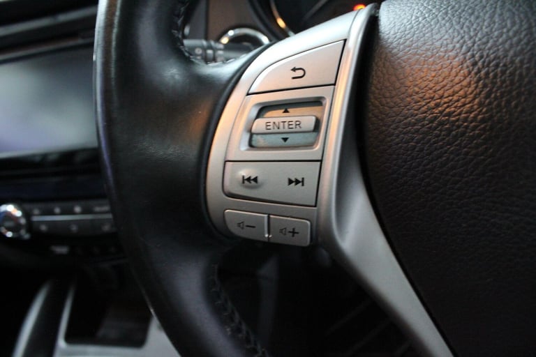 2014 Nissan Qashqai 1.2 DIG-T n-tec+ 2WD Euro 5 (s/s) 5dr HATCHBACK Petrol Manual