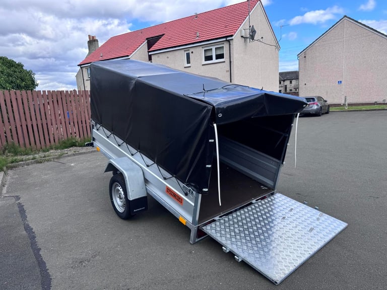 BRAND NEW 7,7ft X 4,2ft SINGLE AXLE TRAILER WITH FRAME,COVER AND RAMP