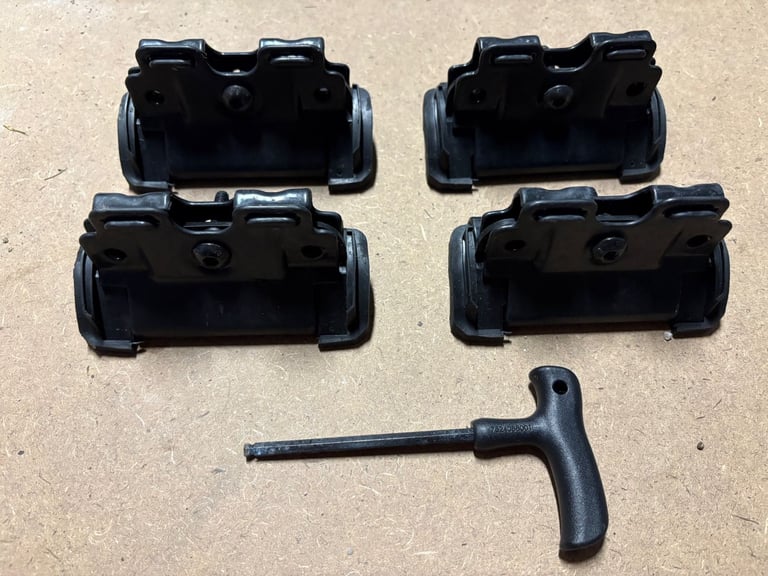 Thule roof bar fitting kit 4007. 