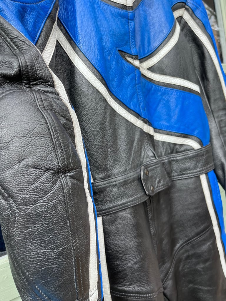 Icon Sport Leather Motor Cycle two piece Suit Men’s Size L  Very Good Condition