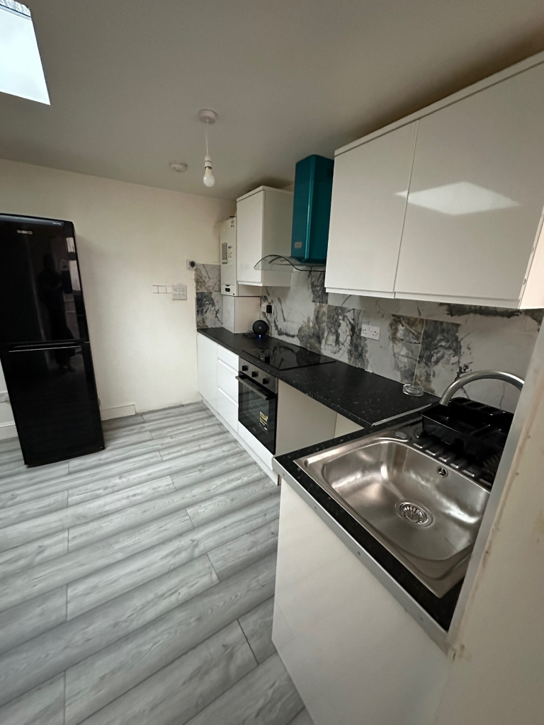 1 BEDROOM APARTMENT IN WALTHAMSTOW ALL BILLS INCLUDED in East