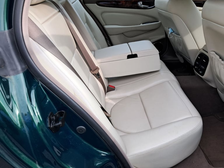 Jaguar XJ 350 SE 3.0 Petrol V6, Metallic Jaguar Racing Green, Full year no advisory MoT