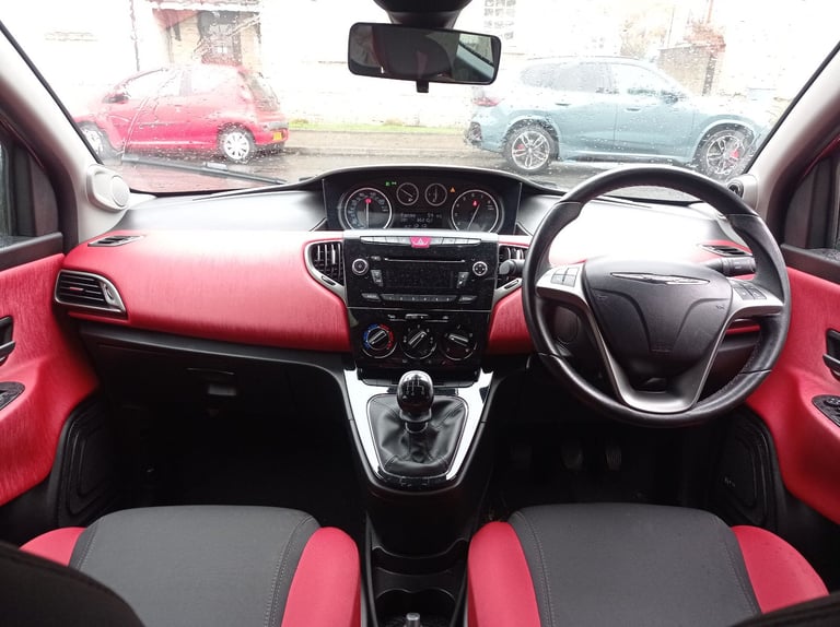 2014 Chrysler Ypsilon 