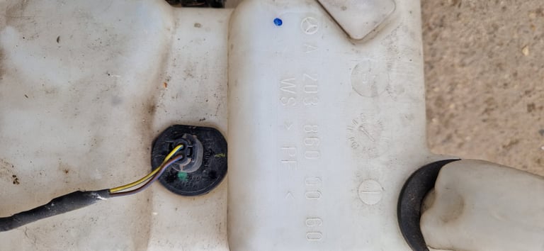 Mercedes Benz W203 CL203 CLC 08-11 Windscreen Washer Bottle A2038600060