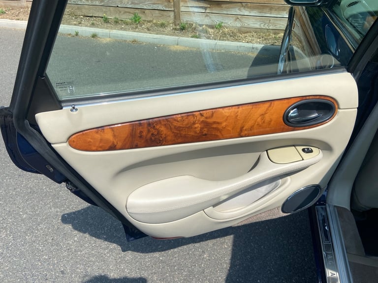 1998 Jaguar V8 XJ SERIES XJ8 4.0 4dr Auto Petrol