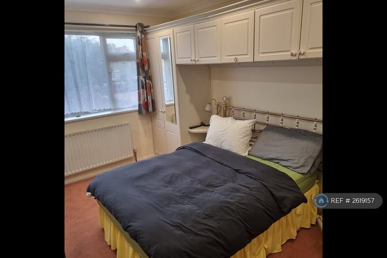 image for 1 bedroom in Frogmore Gardens, Hayes, UB4 (#2619157)