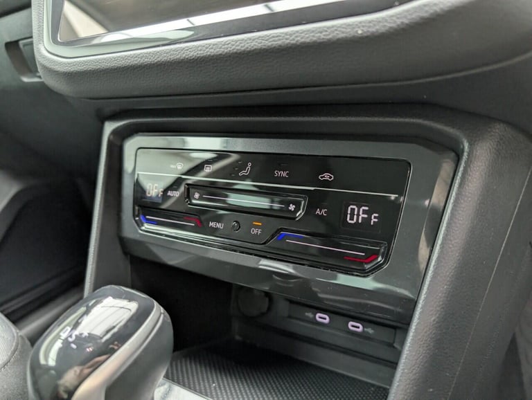 2022 Volkswagen Tiguan 1.5 TSI Life SUV 5dr Petrol DSG Euro 6 (s/s) (150 ps) PARKING SENSORS+LANE...