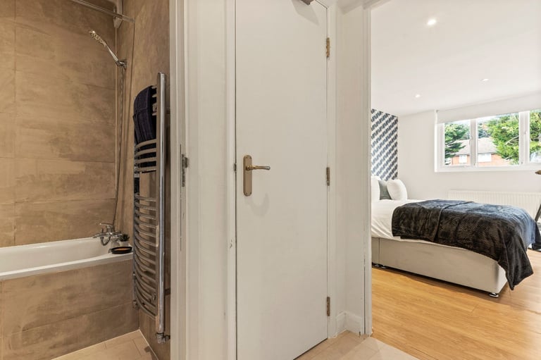 Furnished 6 BR - Parking, Monthly Stays