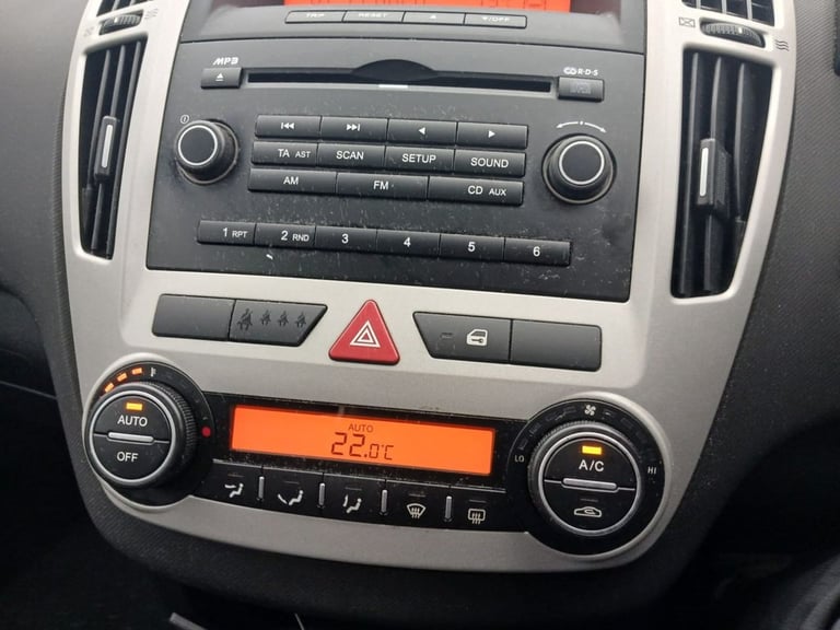 2009 Kia Pro Ceed 1.6 3 Hatchback 3dr Petrol Manual (152 g/km, 124 bhp) Hatchback Petrol Manual - Image 8