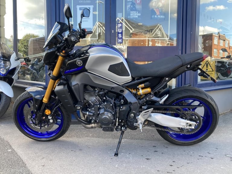 YAMAHA MT-09SP 2022 - FSH - AKRAPOVIC - HEATED GRIPS - TAIL TIDY + MORE