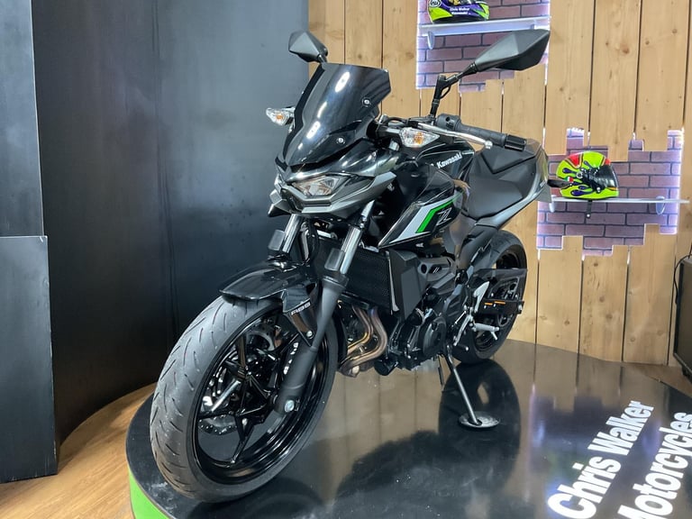 Kawasaki Z500 Performance 2025 just 1135 Miles and One Owner! FREE UK DELIVERY!