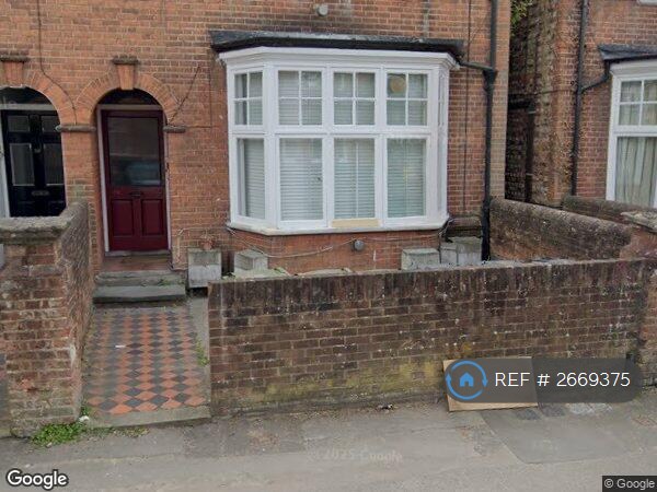 Studio flat in York Road, Guildford, GU1 (#2669375)