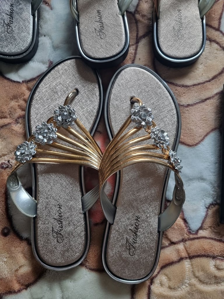 image for Brand new sandals size 7