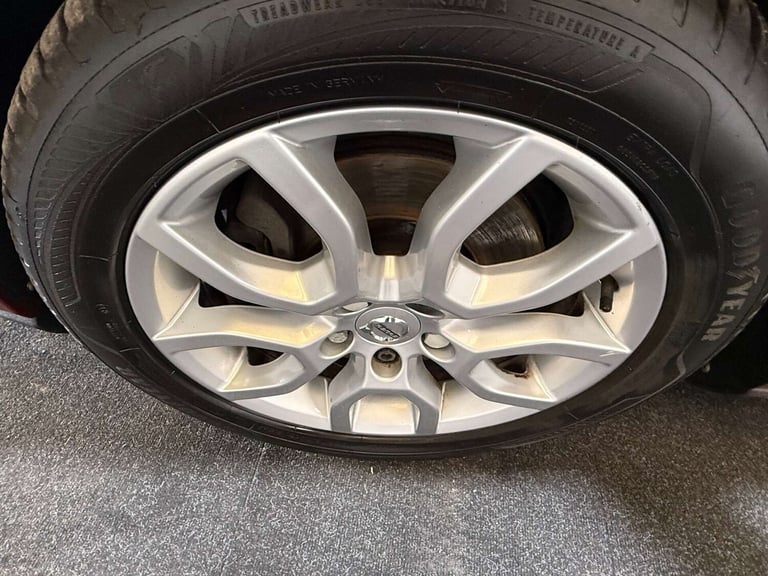 2018 Volvo V40 T3 [152] Cross Country Pro 5dr Geartronic HATCHBACK PETROL Automatic