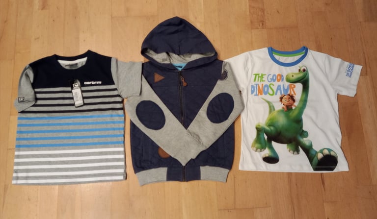 image for Brand New Kids / boys 2xt-shirts and zip top size 5-6y 116cm