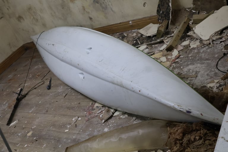 12 FOOT Kayak Canoe , fishing / Water sports