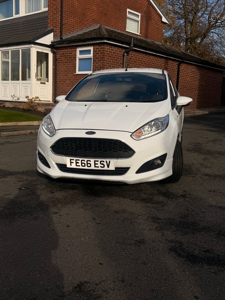 Ford, FIESTA, Hatchback, 2016, Manual, 998 (cc), 3 doors