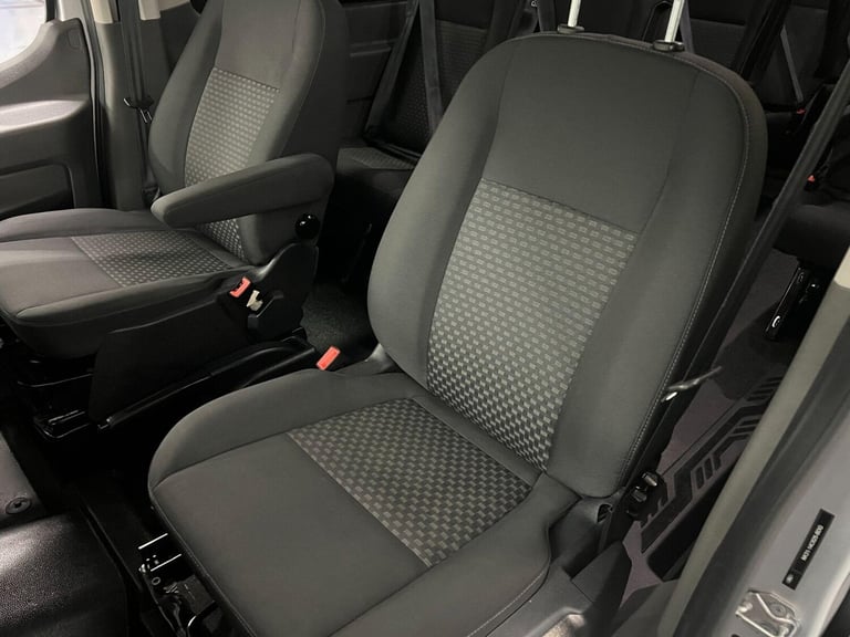 2024 Ford Transit 2.0 460 EcoBlue Trend Auto RWD L4 H3 Euro 6 (s/s) 5dr (17 Seat, DRW) Minibus Di...