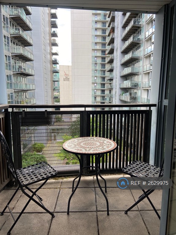 2 bedroom flat in The Gallery, Manchester, M3 (2 bed) (#2629975)