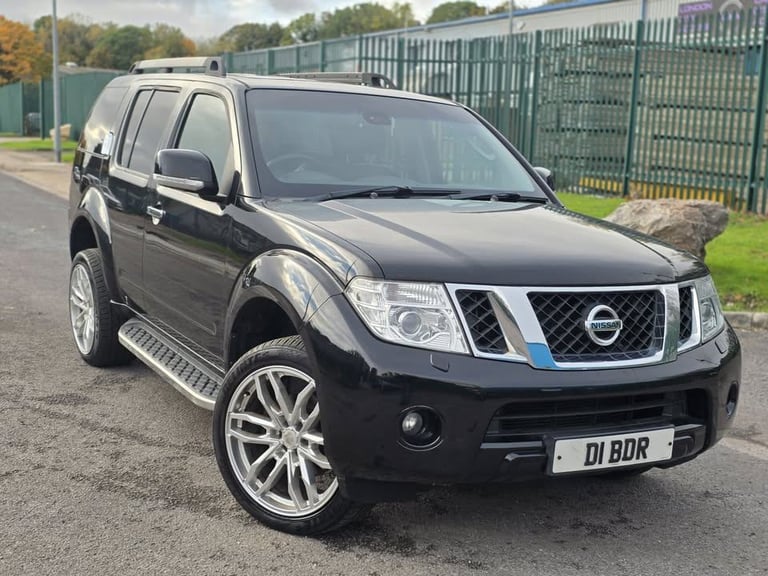  2010 Nissan pathfiner tekna 2.5 diesel! xenon! satnav! sunroof! leather! 4x4! towbar! new mot!