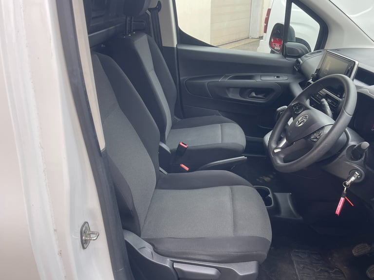 2020 Vauxhall Combo 2300 1.5 Turbo D 100ps H1 Sportive Van PANEL VAN Diesel Manual