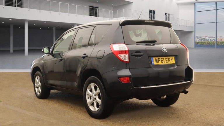 2011 Toyota RAV4 2.2 D-CAT XT-R 5dr Auto ESTATE Diesel Automatic