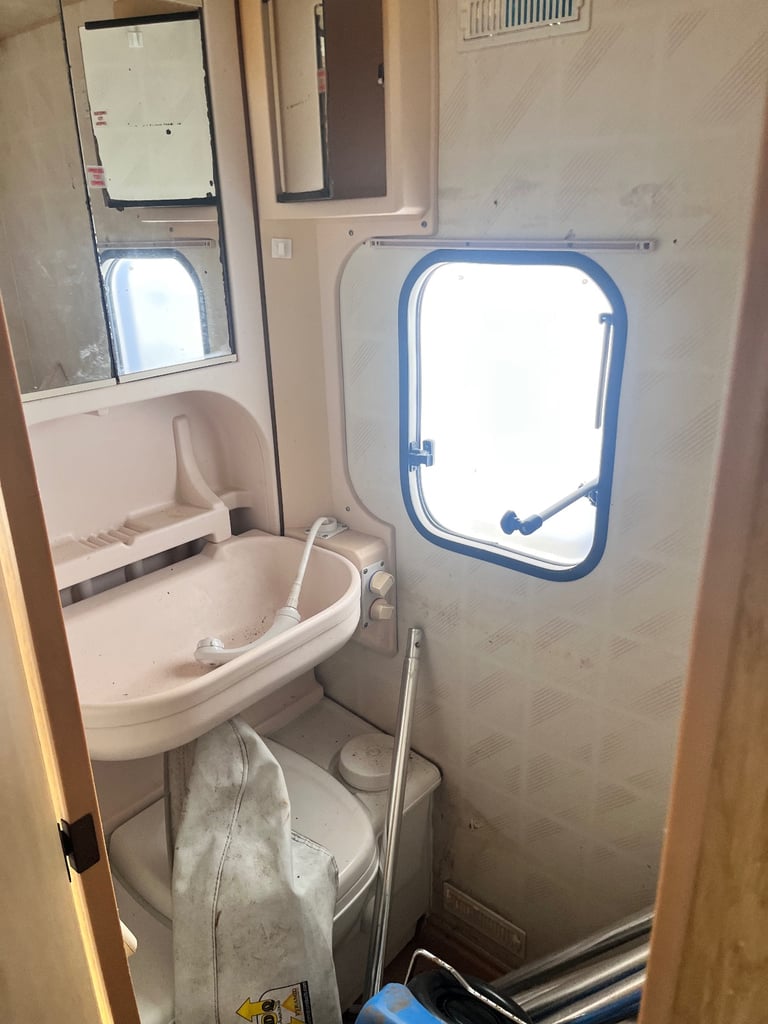 4 berth caravan coachman with awning 