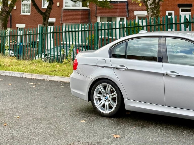 2011 BMW 320D M Sport 184 LCI 2L 6 Speeds. 