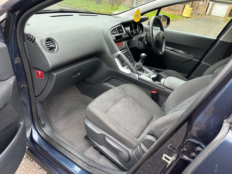 Peugeot, 3008, Hatchback, 2013, Manual, 1560 (cc), 5 doors