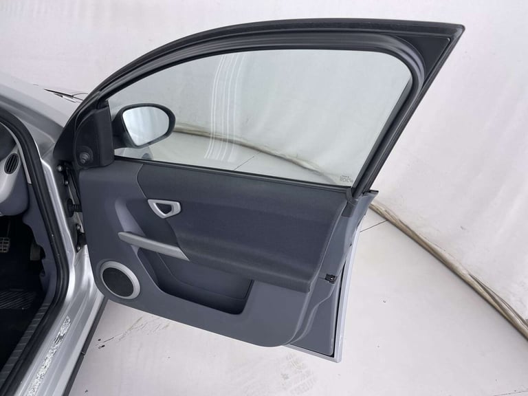 2004 smart forfour 1.5 CDI Passion Hatchback 5dr Diesel Manual (126 g/km, 95 bhp) Hatchback Diese...