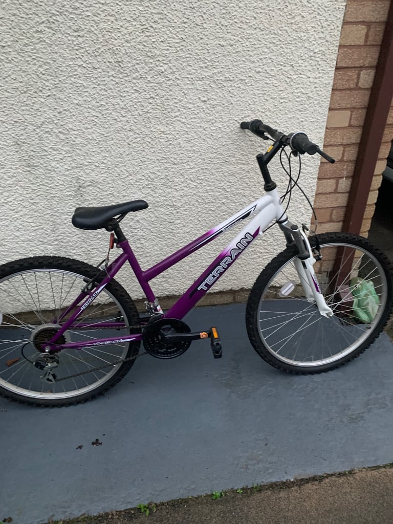 Lovely women’s mountain bike for sale 