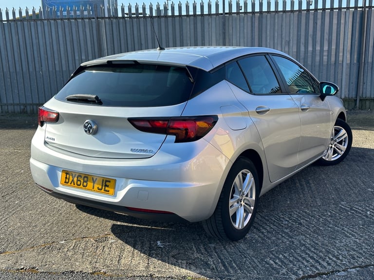 2018 Vauxhall Astra 1.6 CDTi 16V ecoTEC Design 5dr HATCHBACK Diesel Manual