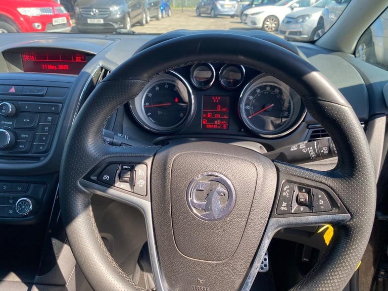 2015 Vauxhall Zafira Tourer 1.4i Turbo SRi MPV 5dr Petrol Manual Euro 6 (140 ps) MPV Petrol Manual