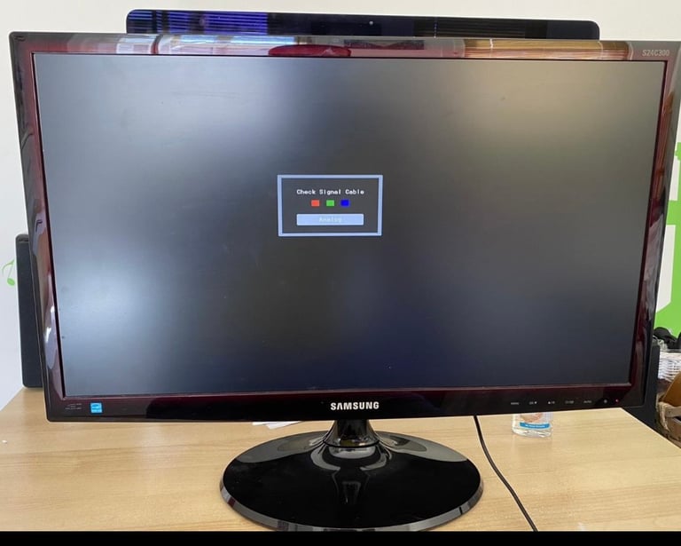 Monitor Slim 24inch Samsung Widescreen Led,HDMI,VGA,Excellent cond