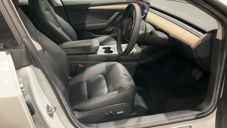 2021 Tesla Model 3 Standard Range Plus Saloon 4dr Electric Auto RWD (241 bhp) Saloon ELECTRIC Aut...