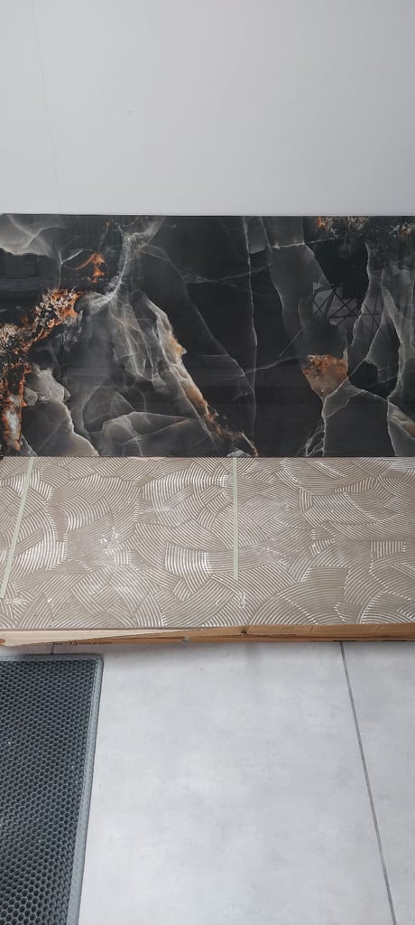 8 extra large tiles