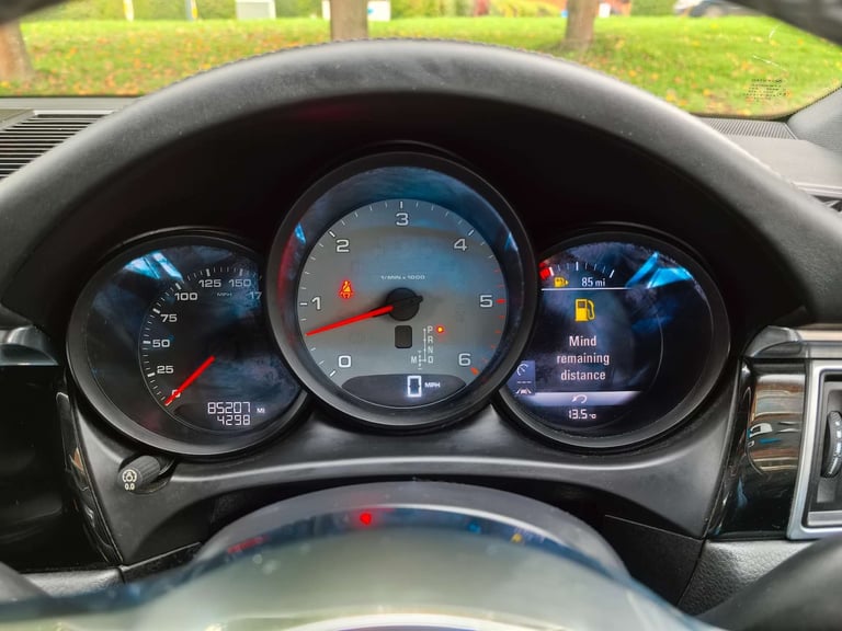 2015 Porsche Macan 3.0 Macan S D Semi-Auto 4WD 5dr SUV Diesel Automatic