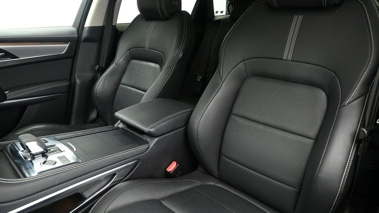 2022 Jaguar F-Pace 2.0 D200 MHEV R-Dynamic SE SUV 5dr Diesel Auto AWD Euro 6 (s/s) (204 ps) SUV D...