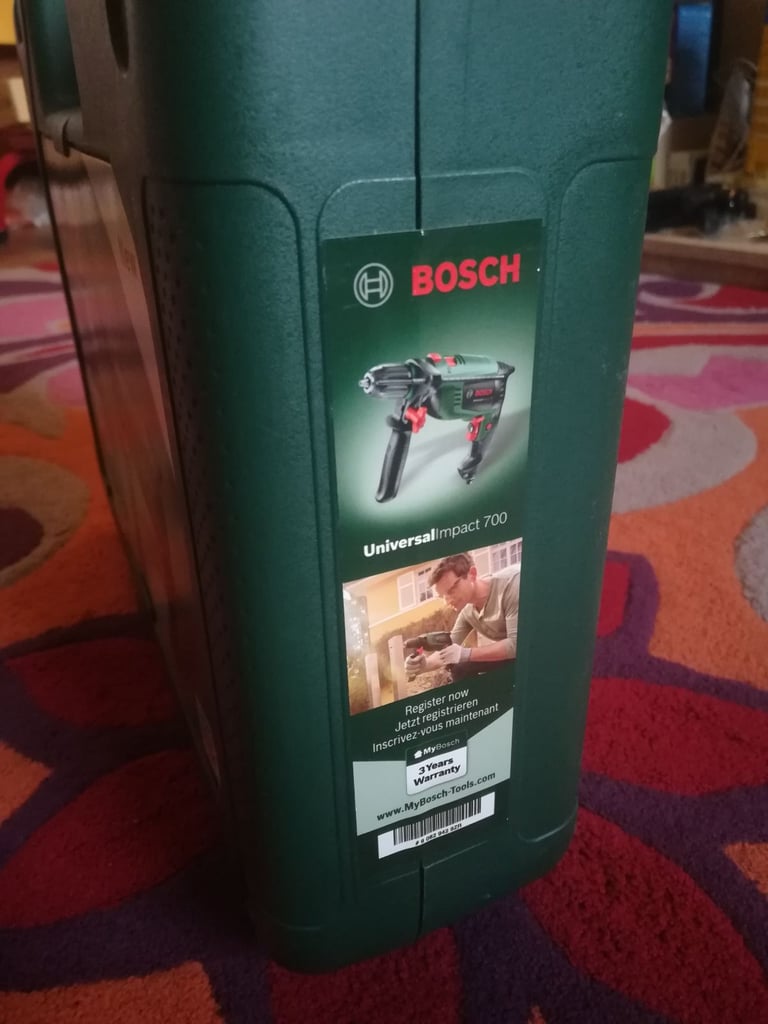 BOSCH Universal Impact 700