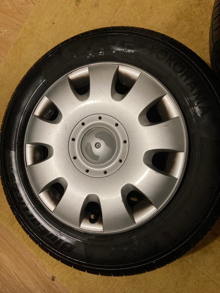 2 x VW Golf Mk5 15” Steel Wheels & Yokohama Tyres 195 65 15
