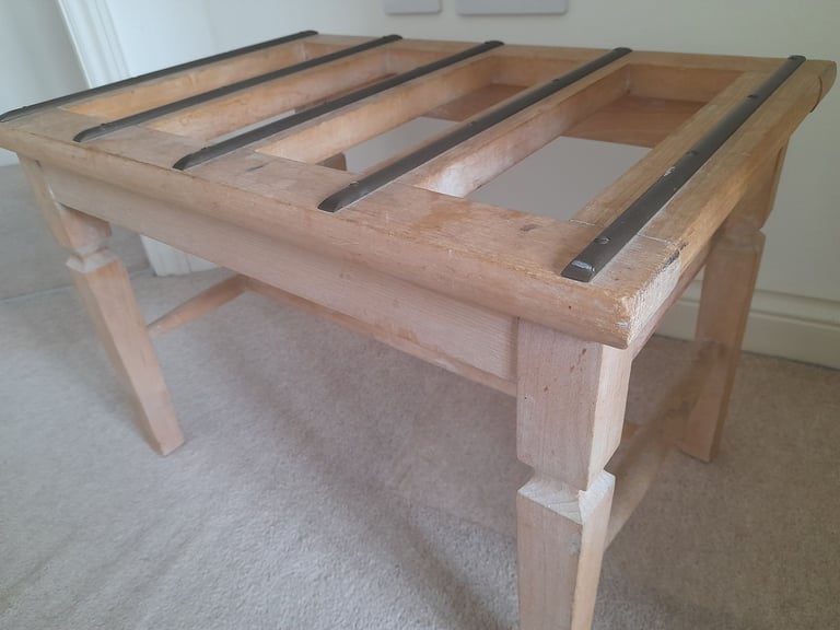 Luggage rack suitcase holder light oak bedroom