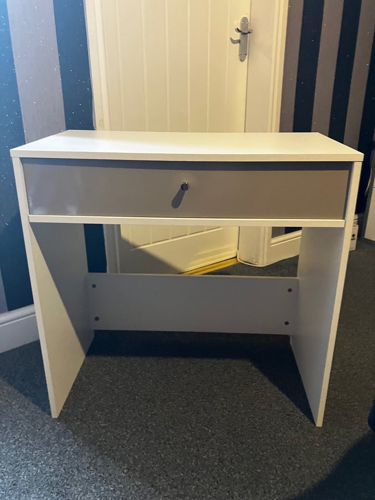 image for Dressing table / sideboard like new can deliver for a small charge