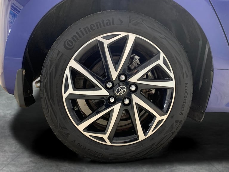 2021 Toyota Yaris 1.5 VVT-h Design Hatchback 5dr Petrol Hybrid E-CVT Euro 6 (s/s) (116 ps) -  Hat...